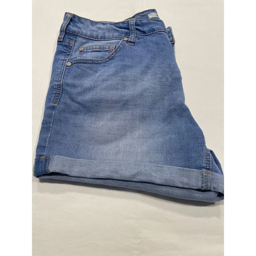 Refuge Women's‎ Rolled Cuffed Hem Blue Denim Jean Shorts